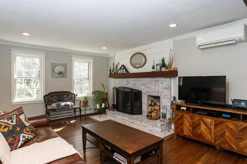 154 Witches Spring Road Hollis NH 03049