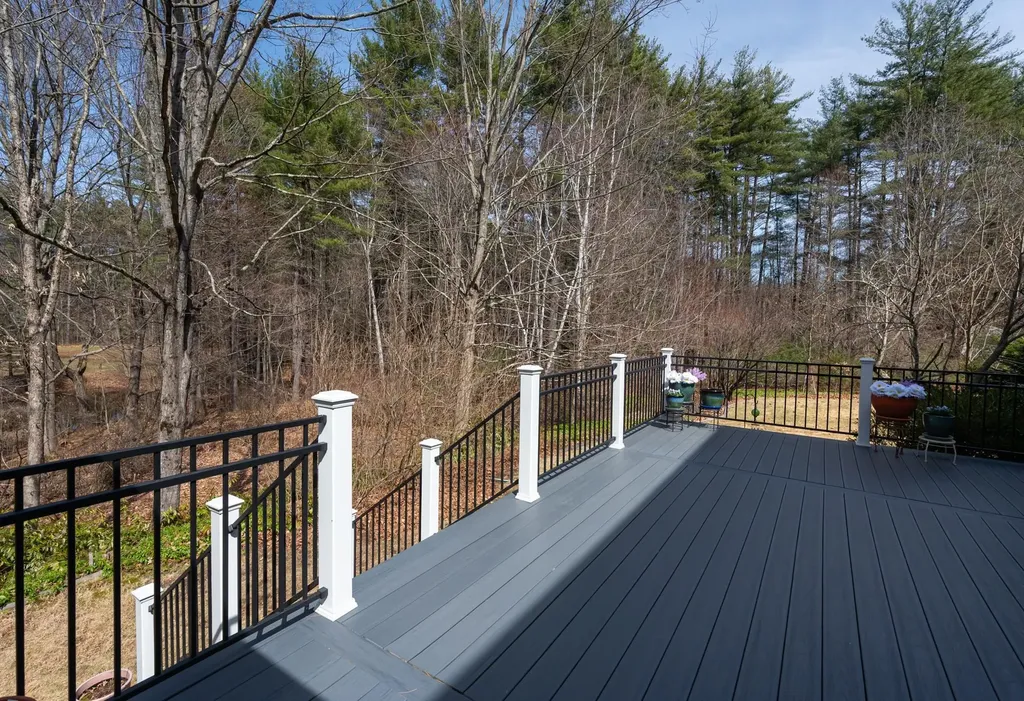 154 Witches Spring Road Hollis NH 03049