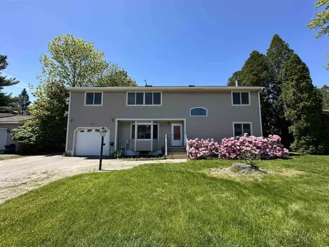 66 Coakley Road Portsmouth NH 03801