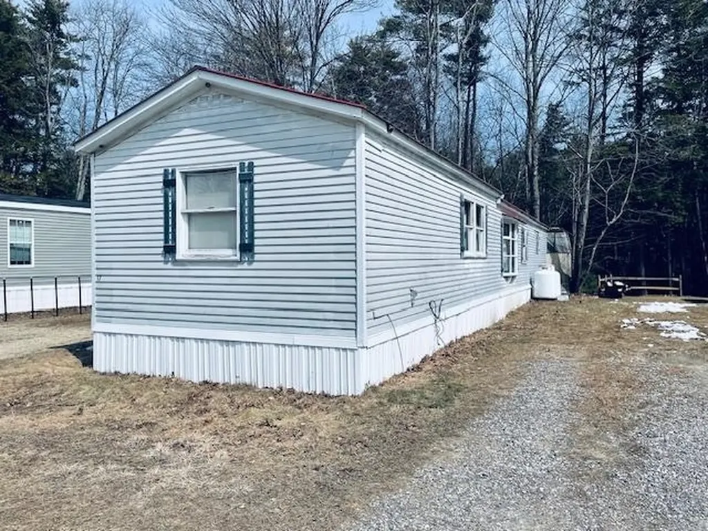 343 Old Lake Shore Road Gilford NH 03249