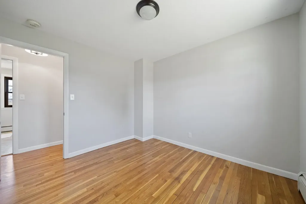 156 Chester Road Derry NH 03038