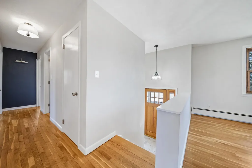 156 Chester Road Derry NH 03038