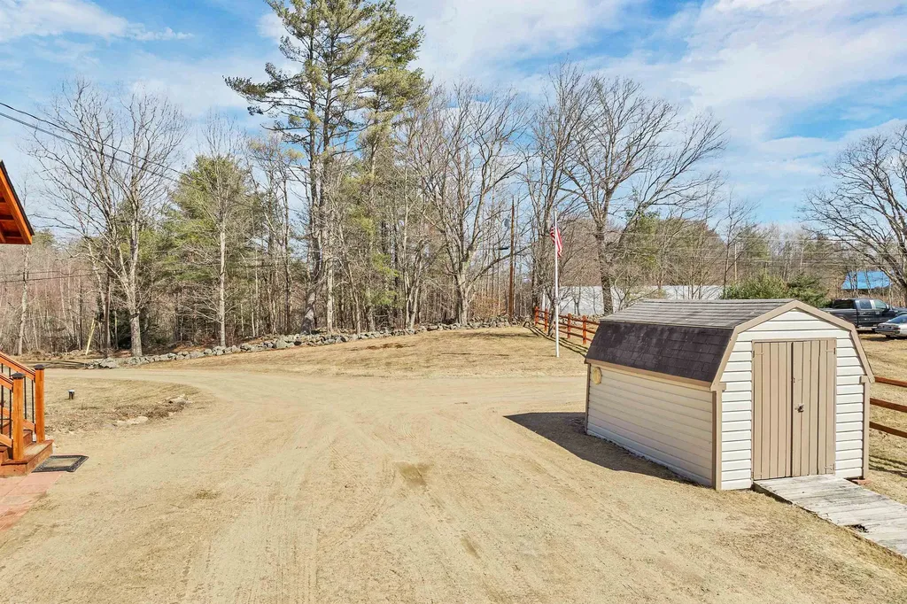 17 Ingalls Road Pittsfield NH 03263