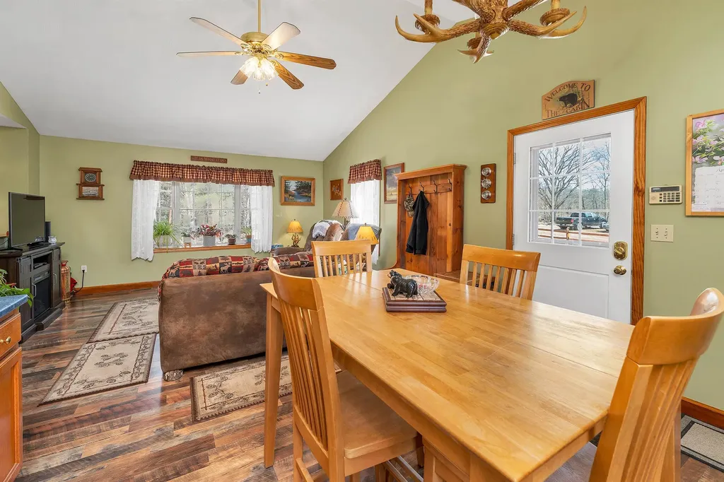 17 Ingalls Road Pittsfield NH 03263