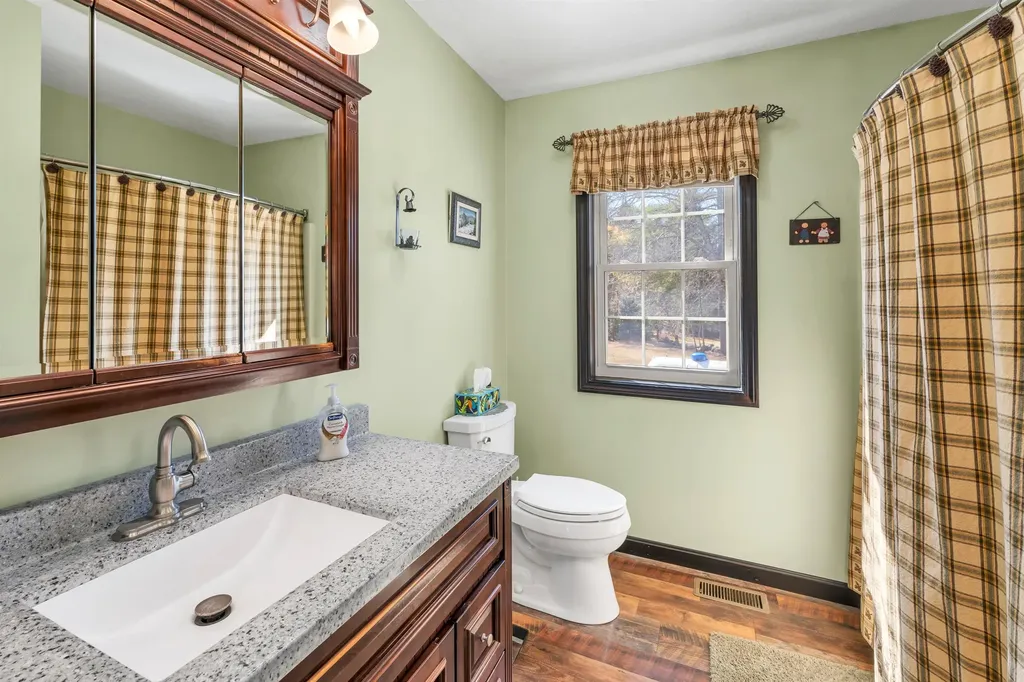 17 Ingalls Road Pittsfield NH 03263