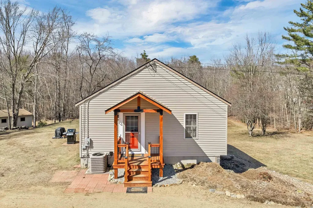 17 Ingalls Road Pittsfield NH 03263