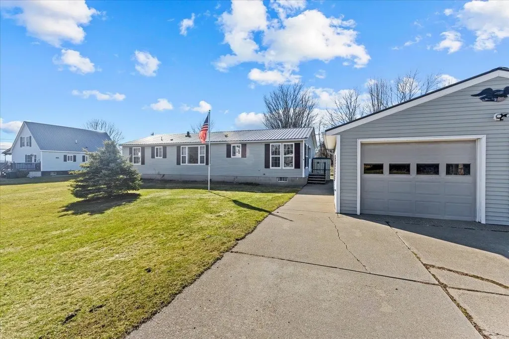 8 Leclaire Drive Milton VT 05468