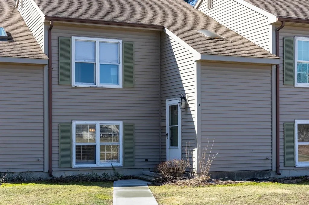 48 Chestnut Lane Colchester VT 05446