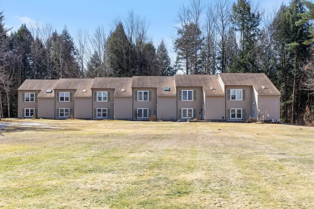 48 Chestnut Lane Colchester VT 05446