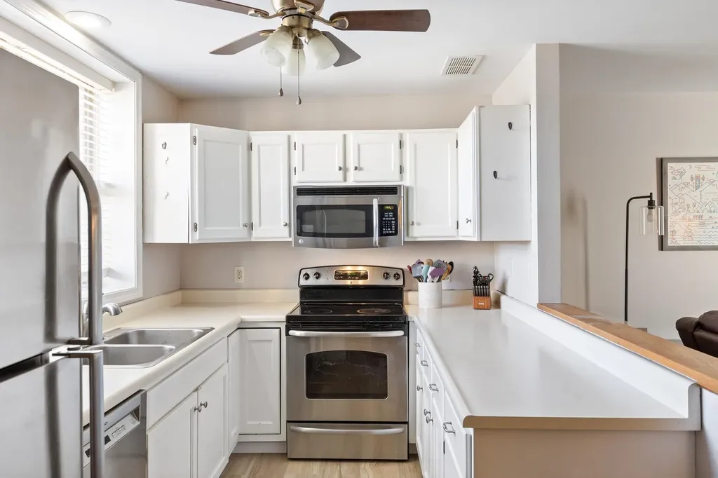 48 Chestnut Lane Colchester VT 05446