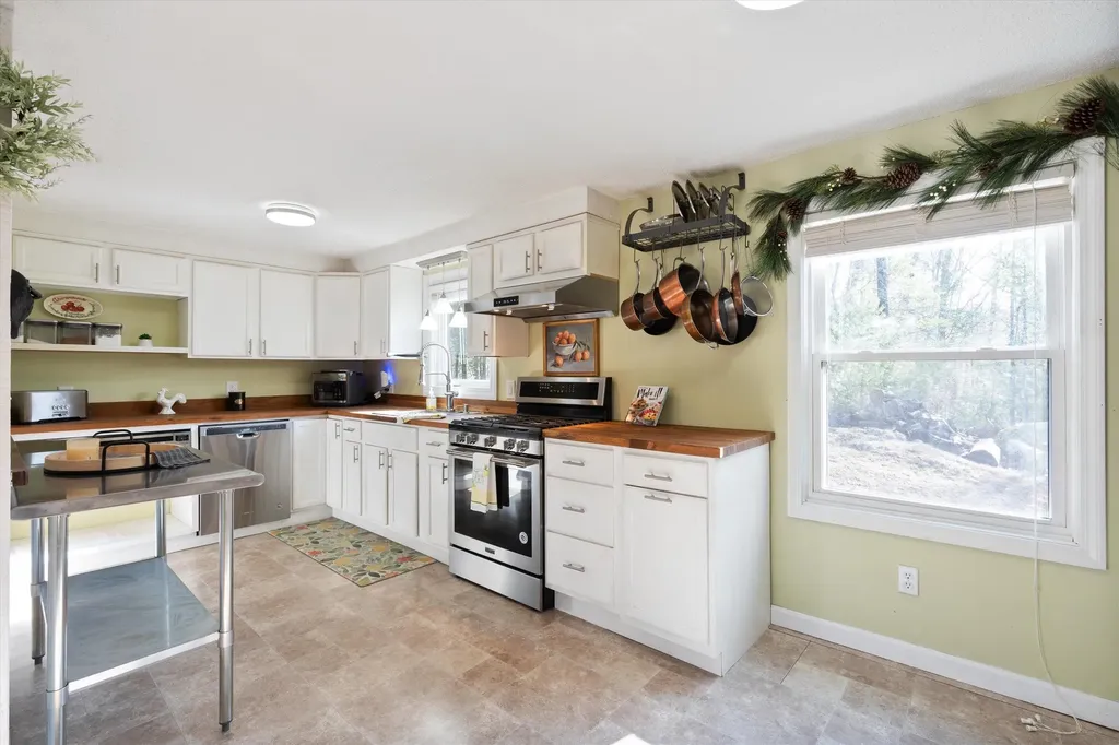 31 Boyle Lane Barrington NH 03825