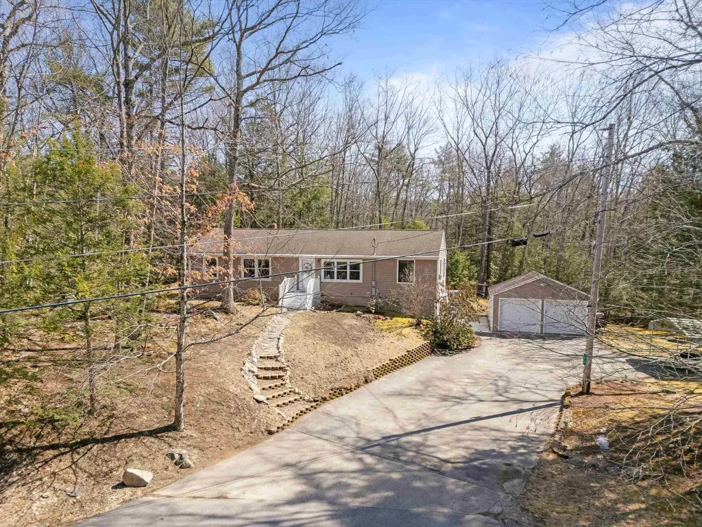 31 Boyle Lane Barrington NH 03825