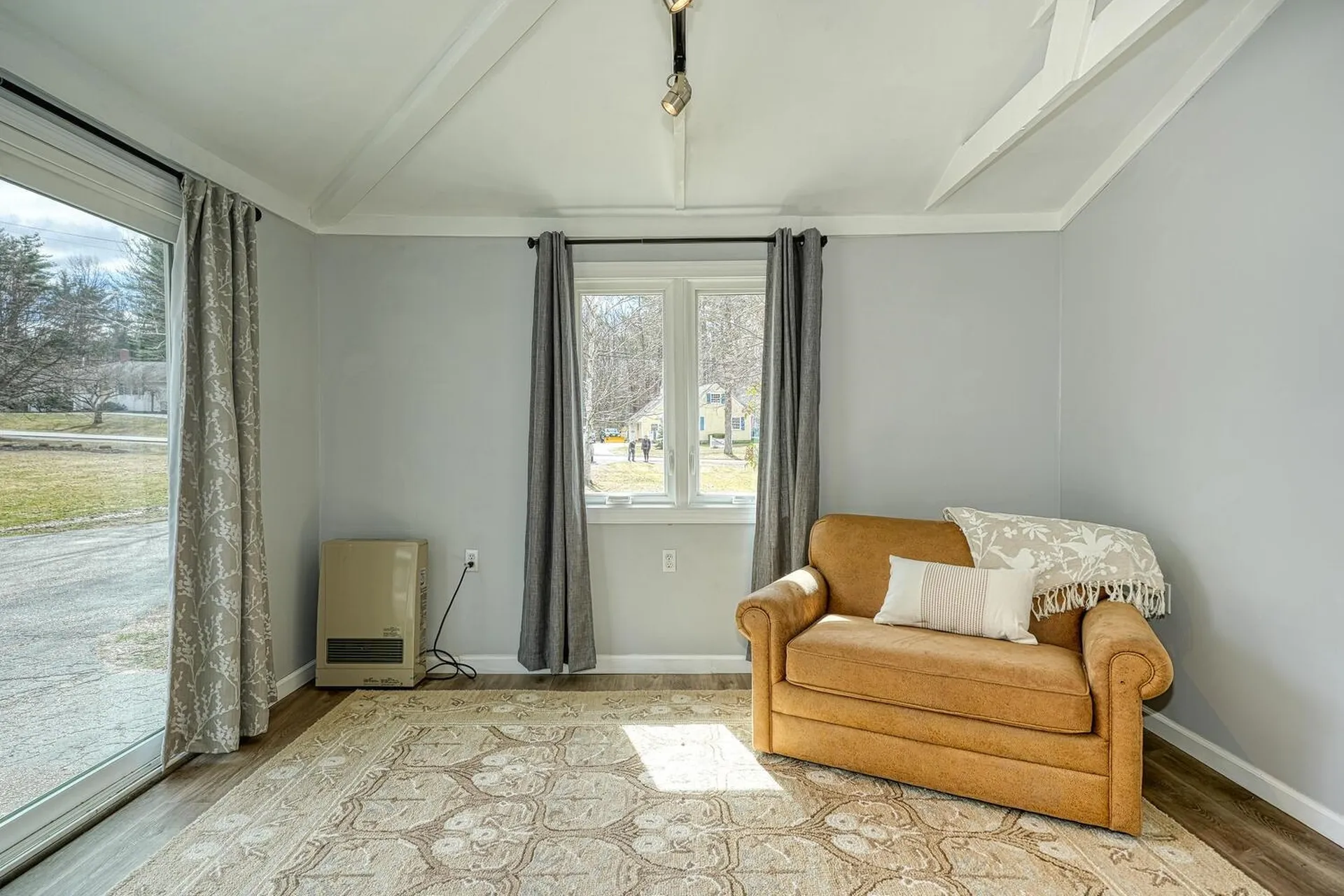 28 Tuttle Lane Dover NH 03820