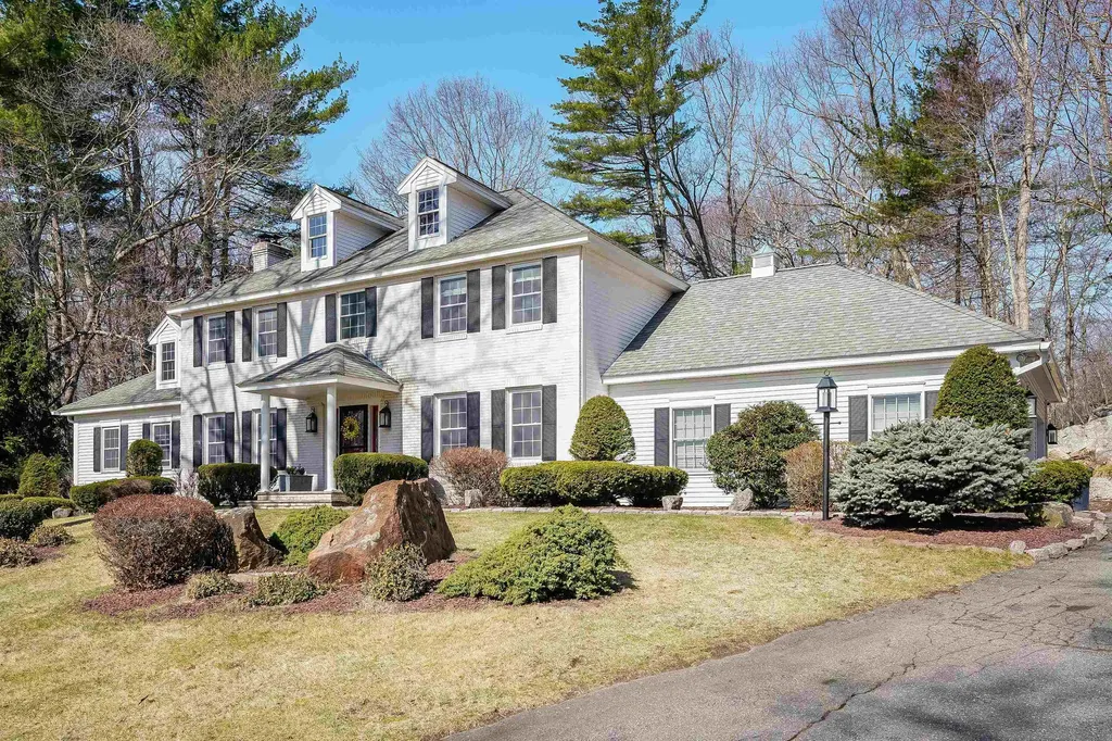 8 Stoneybrook Lane Salem NH 03079