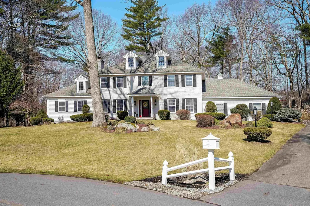 8 Stoneybrook Lane Salem NH 03079