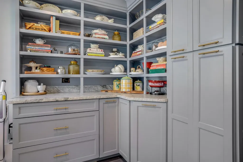 8 Stoneybrook Lane Salem NH 03079