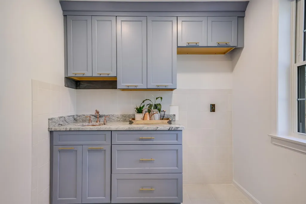 8 Stoneybrook Lane Salem NH 03079