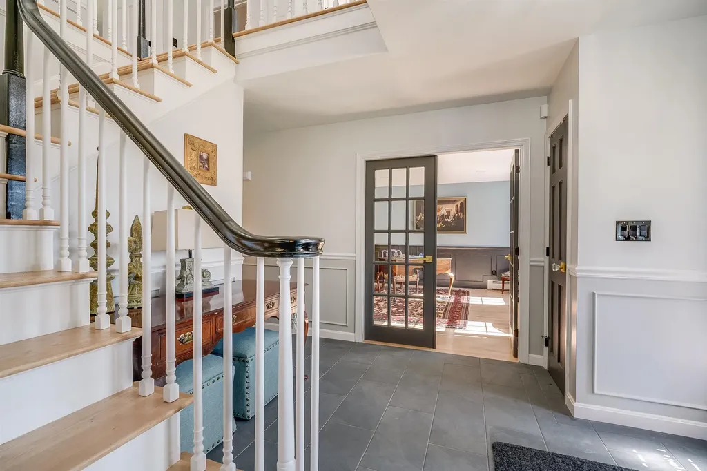 8 Stoneybrook Lane Salem NH 03079