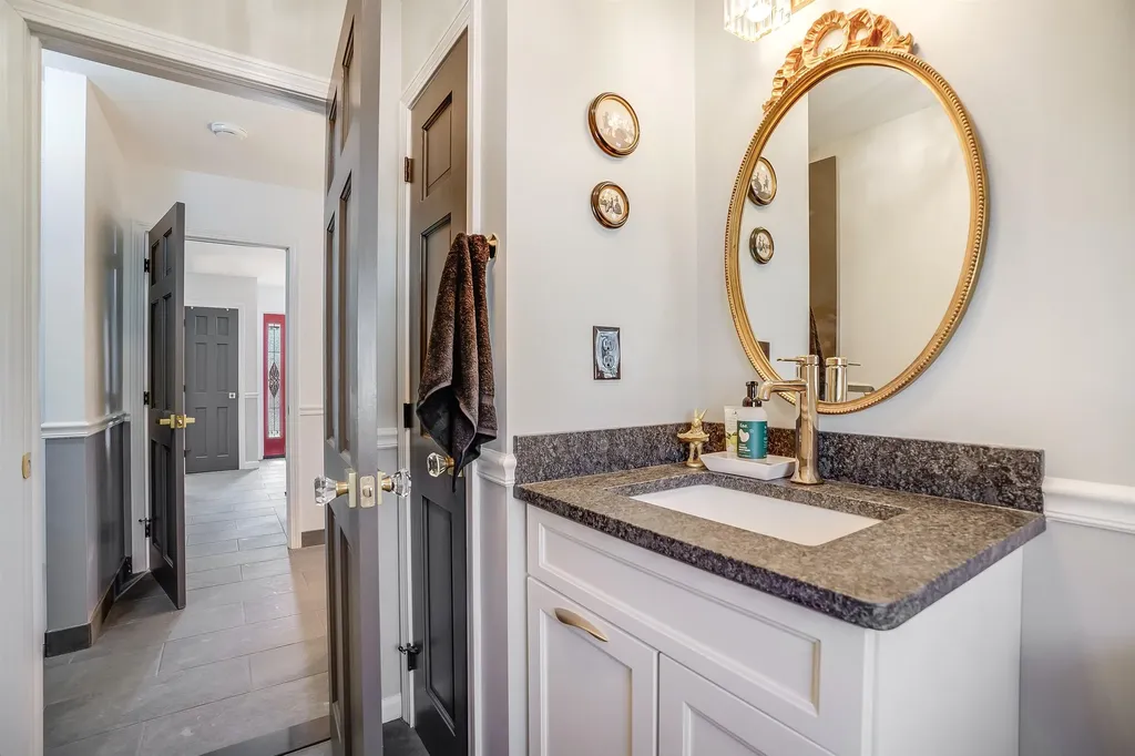 8 Stoneybrook Lane Salem NH 03079