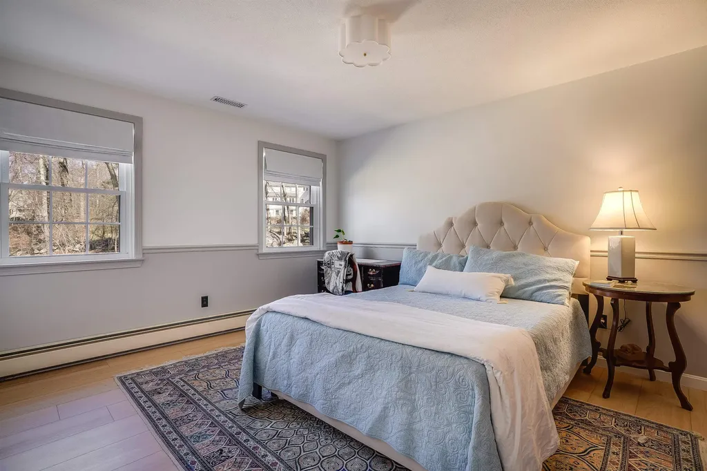 8 Stoneybrook Lane Salem NH 03079