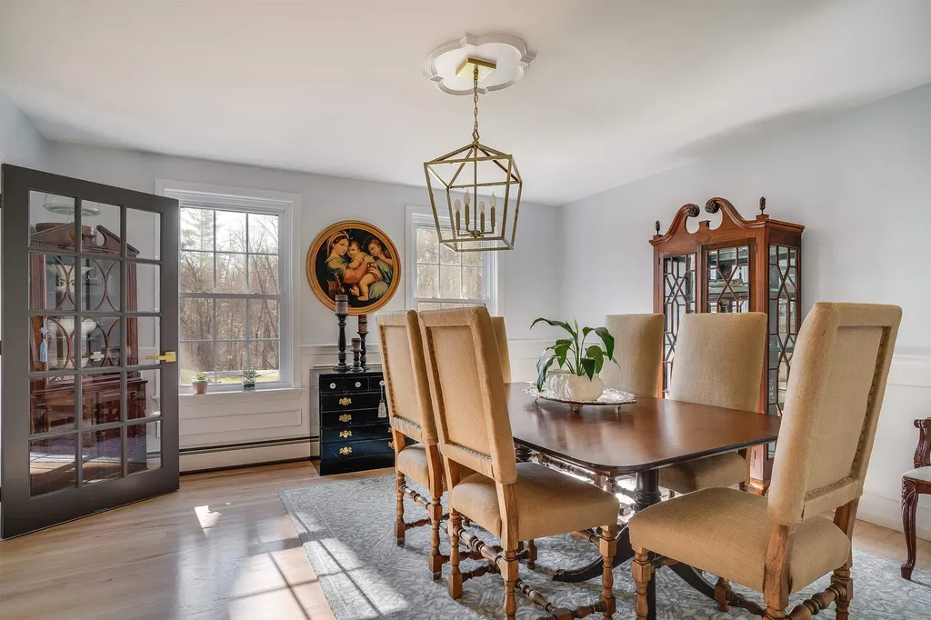 8 Stoneybrook Lane Salem NH 03079