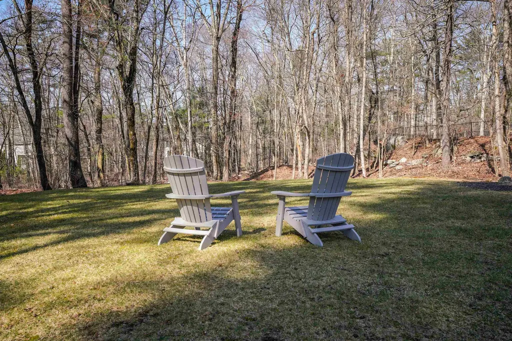 8 Stoneybrook Lane Salem NH 03079