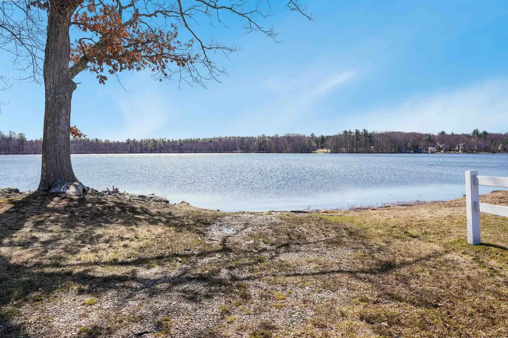 8 Stoneybrook Lane Salem NH 03079