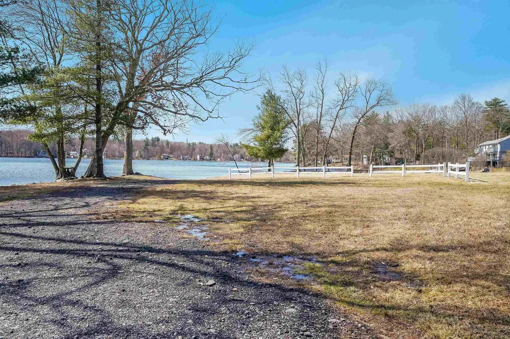 8 Stoneybrook Lane Salem NH 03079