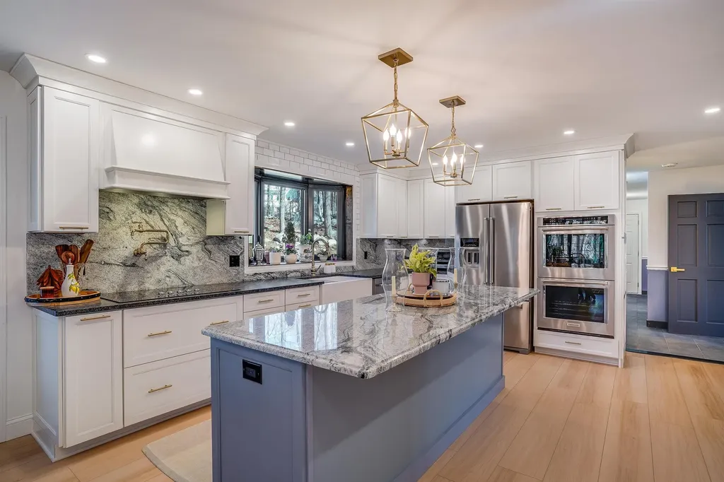 8 Stoneybrook Lane Salem NH 03079