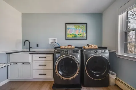 8 Stoneybrook Lane Salem NH 03079