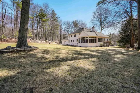 8 Stoneybrook Lane Salem NH 03079