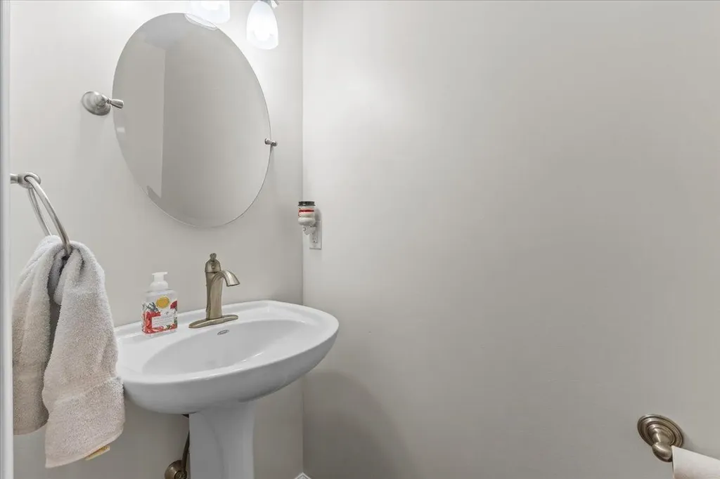 39 James Way Colchester VT 05446