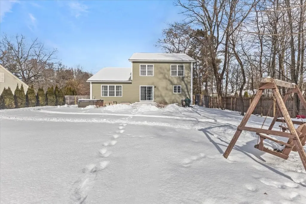 39 James Way Colchester VT 05446