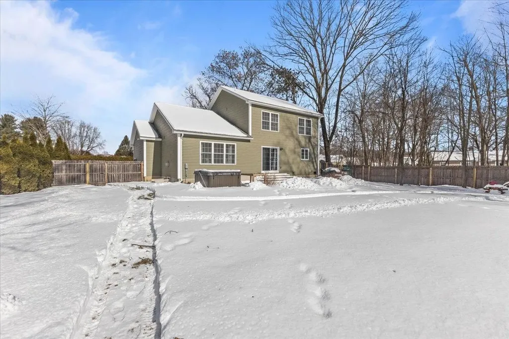 39 James Way Colchester VT 05446