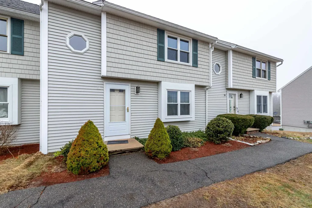 31 Scott Lane Sandown NH 03873