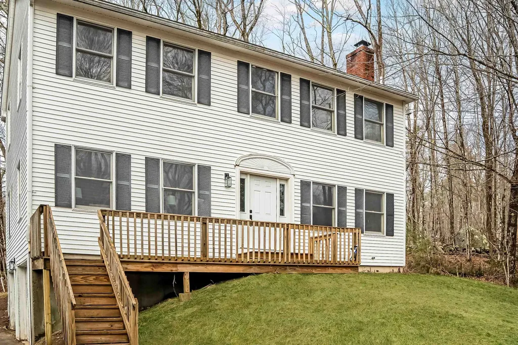 338 Colby Road Weare NH 03281