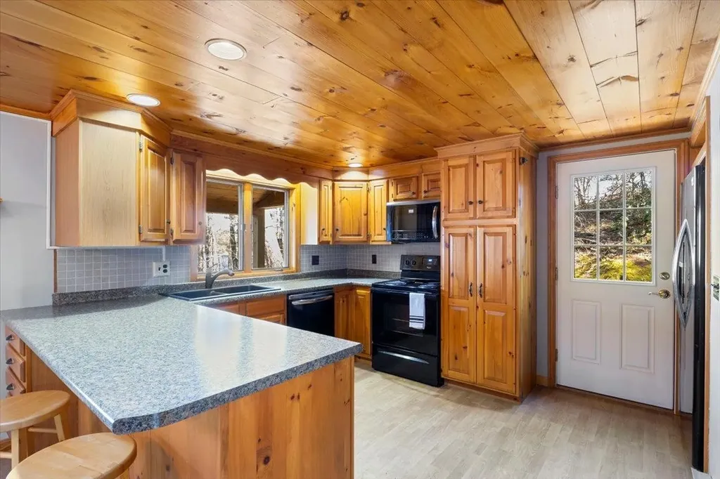 130 Thoreau Trail Wakefield NH 03830