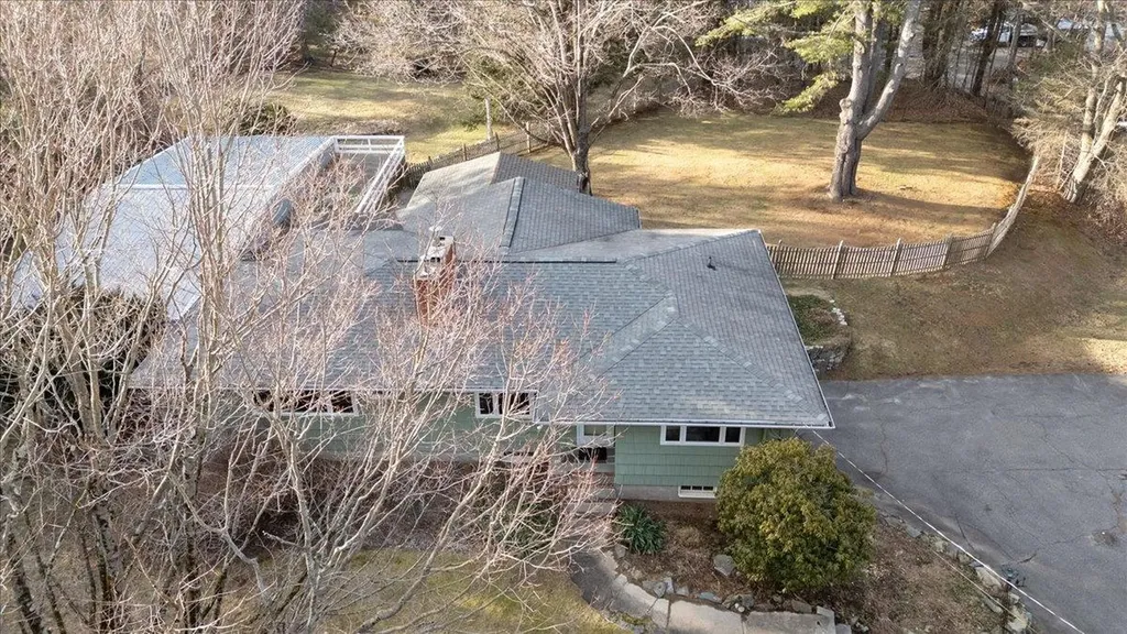 76 Hilldale Avenue South Hampton NH 03827