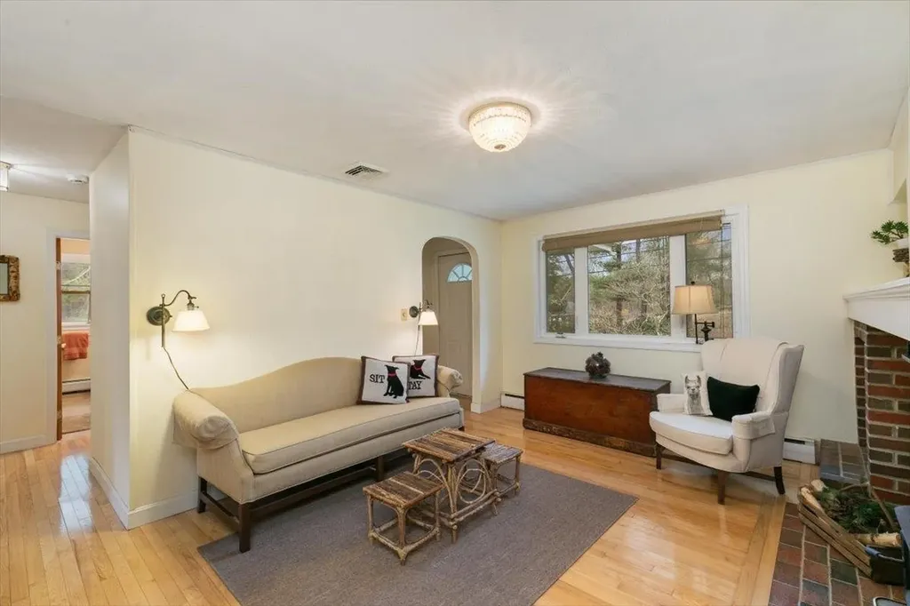 76 Hilldale Avenue South Hampton NH 03827