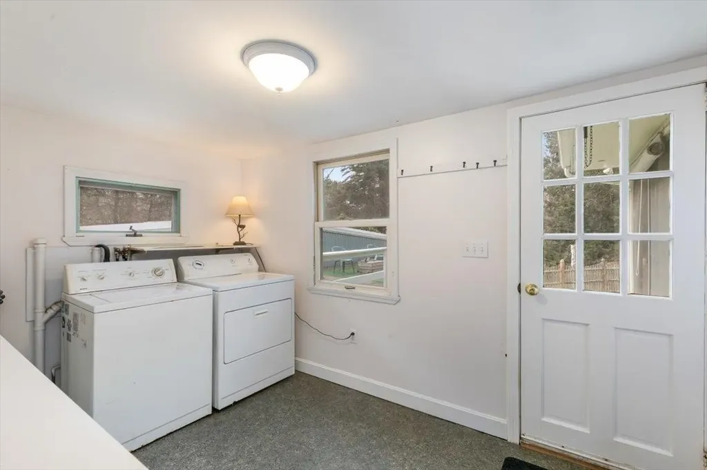 76 Hilldale Avenue South Hampton NH 03827