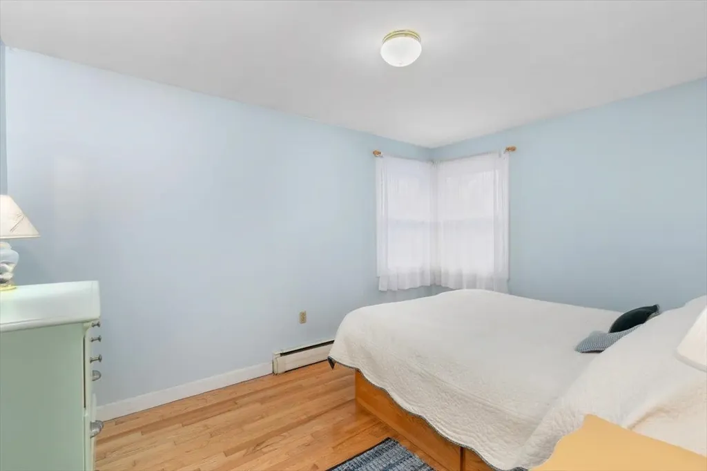 76 Hilldale Avenue South Hampton NH 03827