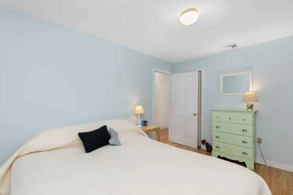 76 Hilldale Avenue South Hampton NH 03827