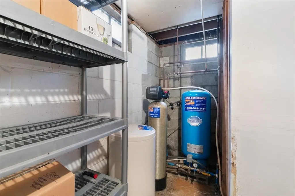 76 Hilldale Avenue South Hampton NH 03827