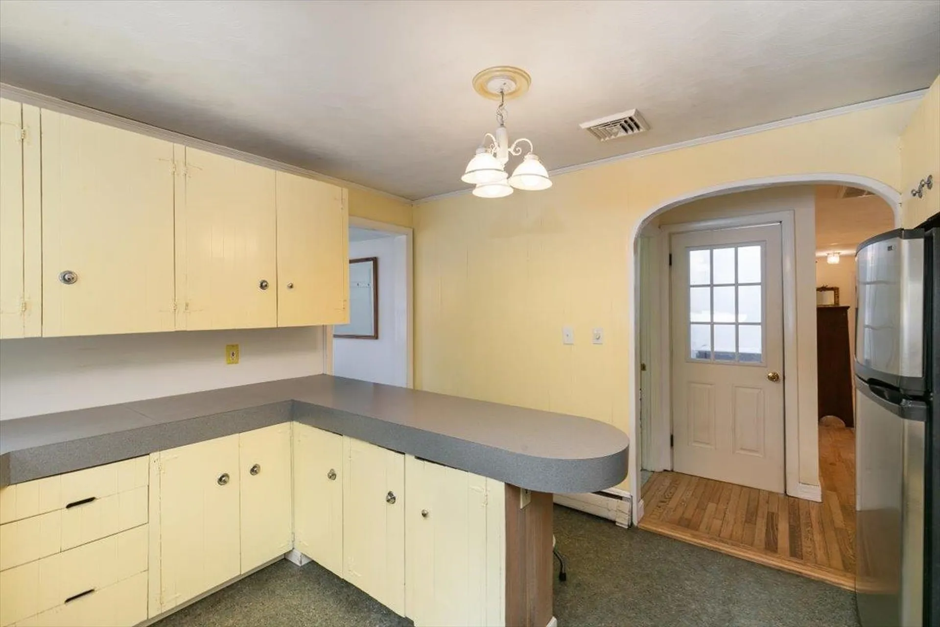 76 Hilldale Avenue South Hampton NH 03827