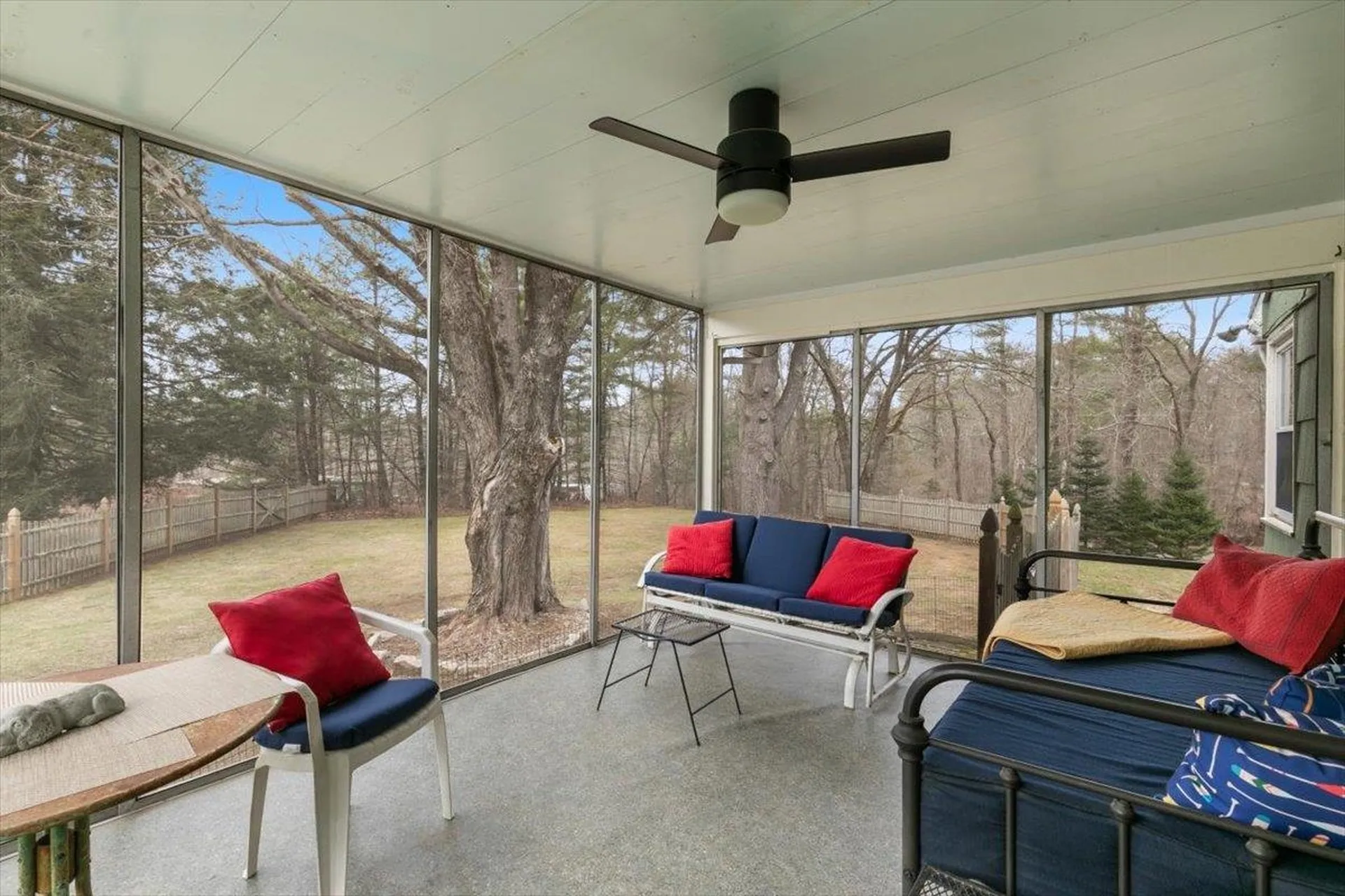 76 Hilldale Avenue South Hampton NH 03827