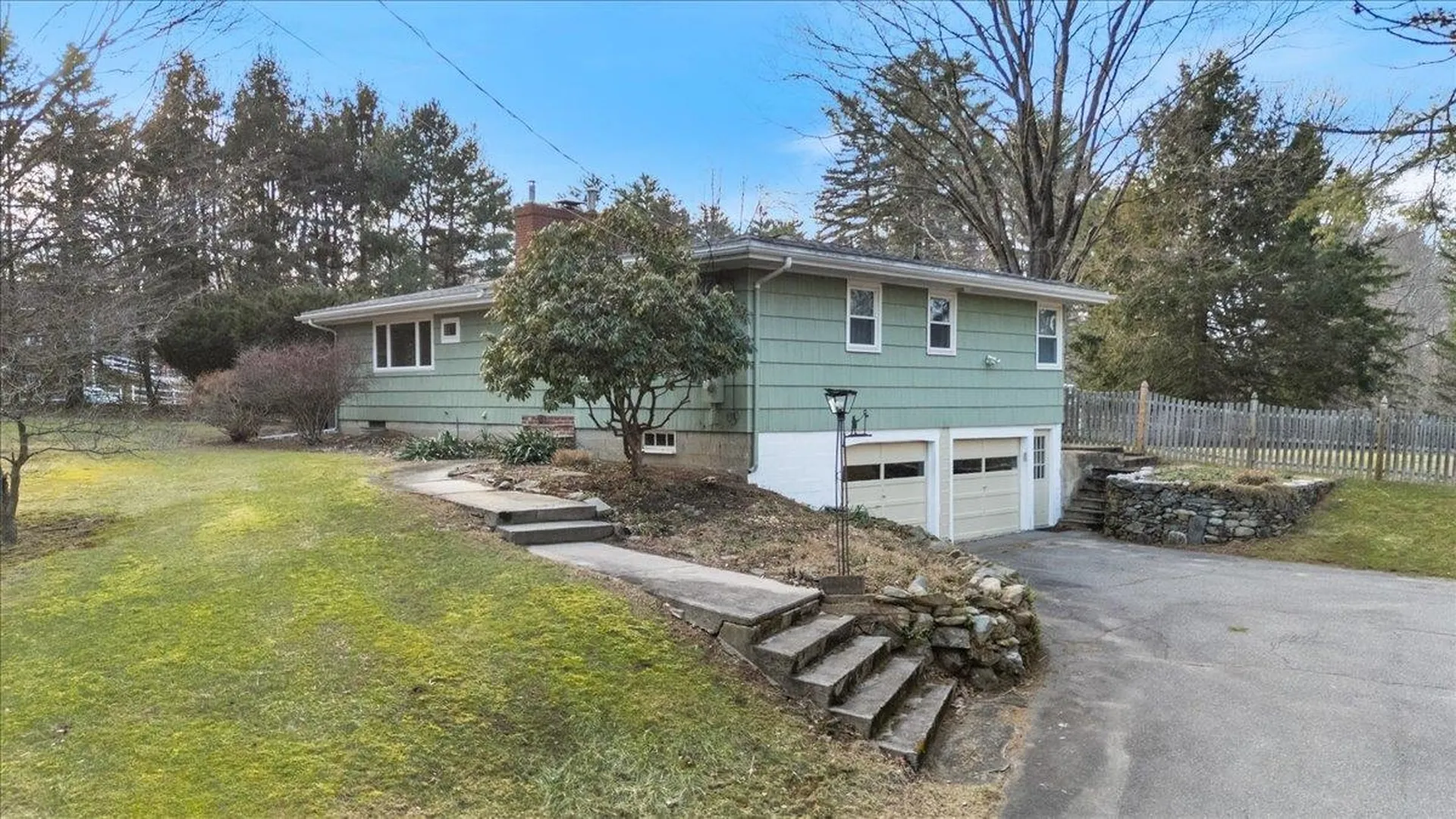 76 Hilldale Avenue South Hampton NH 03827