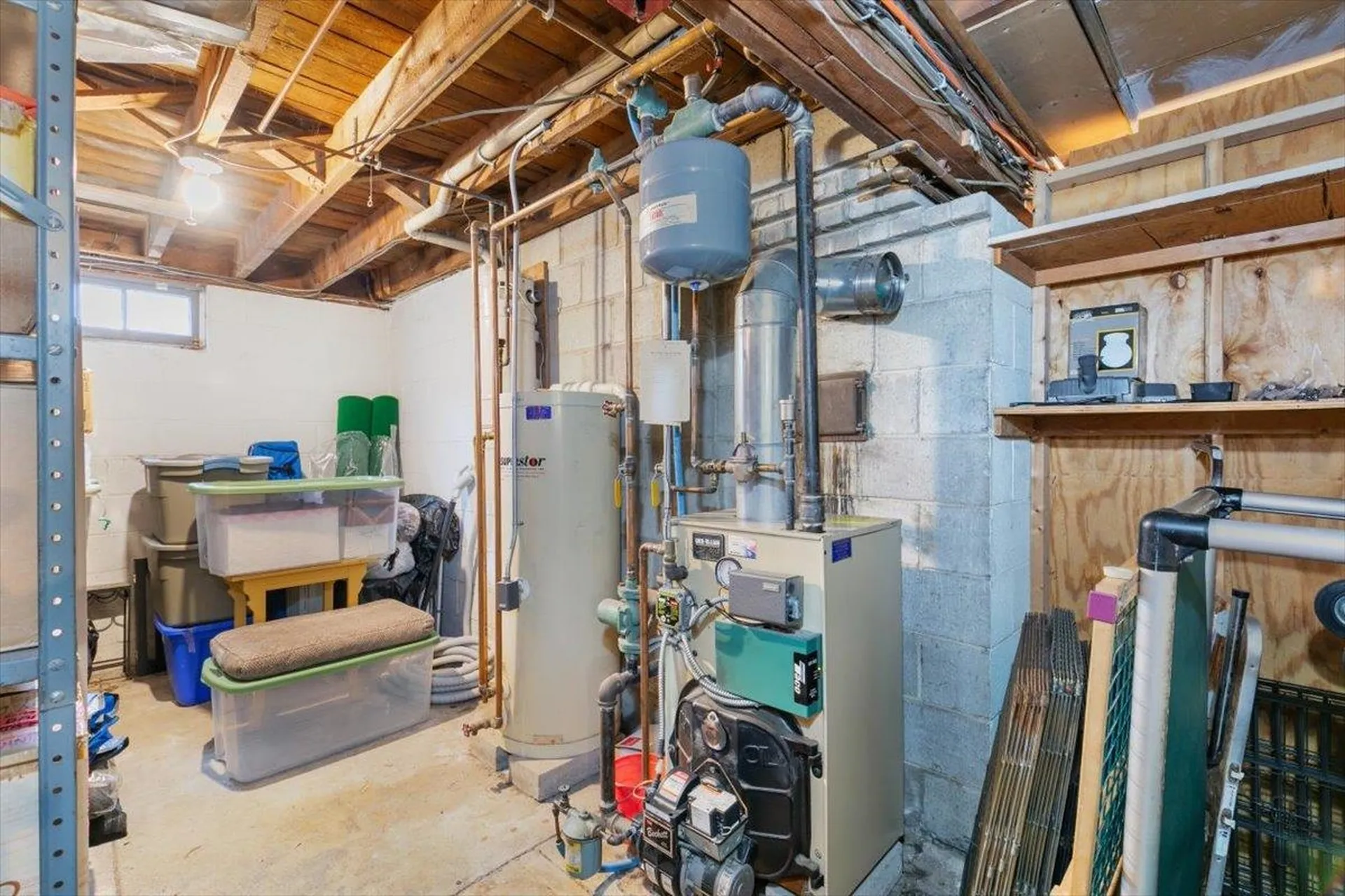 76 Hilldale Avenue South Hampton NH 03827