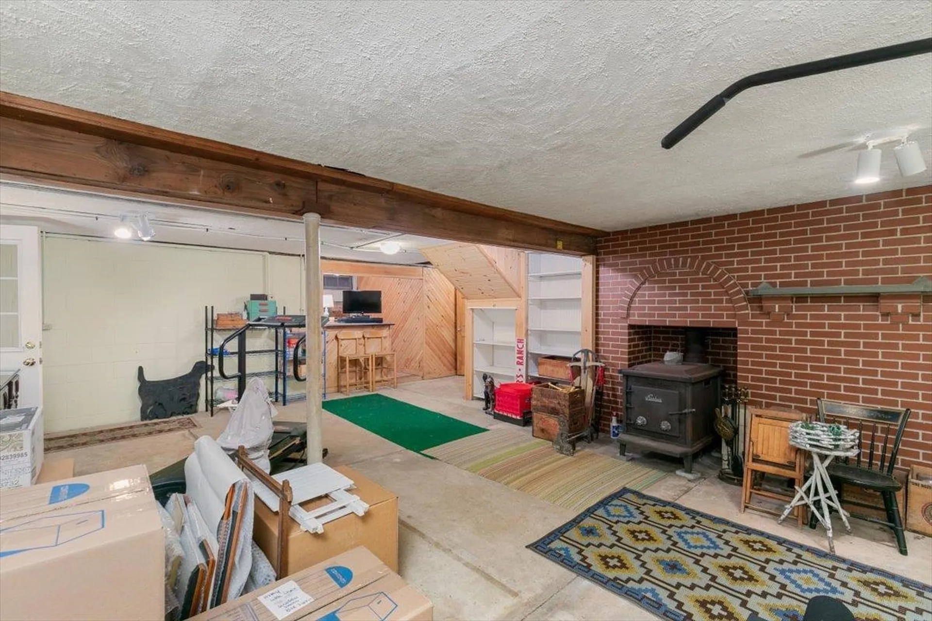 76 Hilldale Avenue South Hampton NH 03827