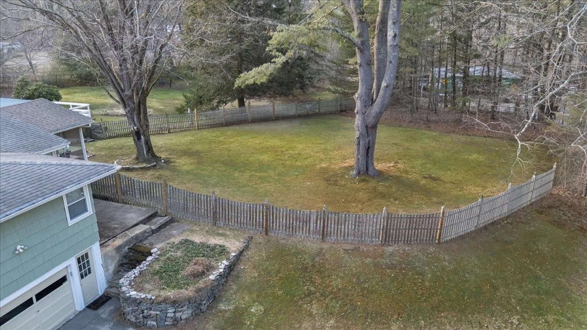 76 Hilldale Avenue South Hampton NH 03827