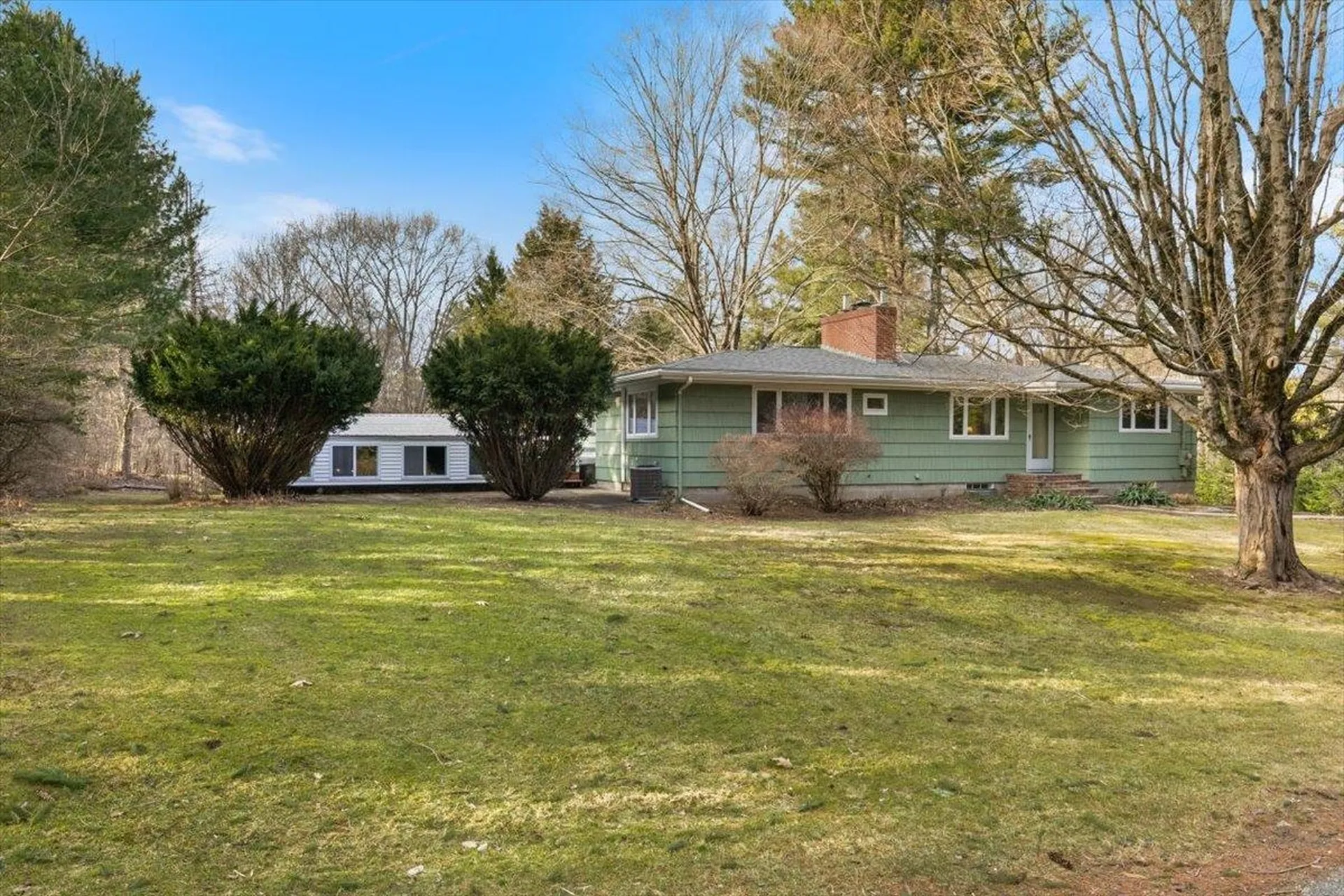 76 Hilldale Avenue South Hampton NH 03827